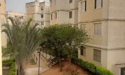 **Apartamento aconchegante com 2 quartos e garagem no Cidade Satélite Íris!**