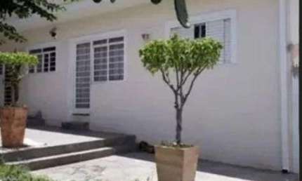 **Viva com conforto! Casa à venda no Jardim Baronesa Campinas, 4 quartos**