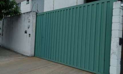 **Amplo armazém no Via Norte com 220m² e ótima localização!**