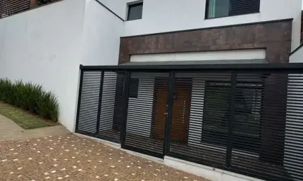 **Luxo e praticidade! Casa térrea à venda no Jardim Ipaussurama**