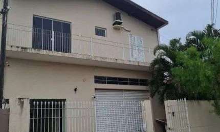 Sobrado Espaçoso à Venda com 5 Vagas e Salão Comercial COM DUAS CAMERAS FRIAS