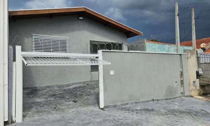 Oportunidade: Casa para Renda com 2 Aluguéis no Fazendinha
