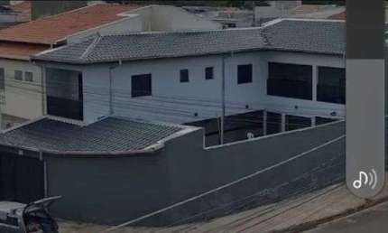 Versátil e Completo! Sobrado em Campinas com Piscina