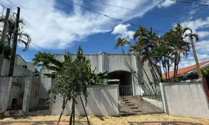 Casa com 3 dormitórios à venda, 227 m² por R$ 750.000,00 - Jardim Celani - Valinhos/SP