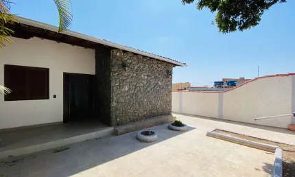 Casa com 4 quartos à venda no Alvorada, Contagem  por R$ 950.000