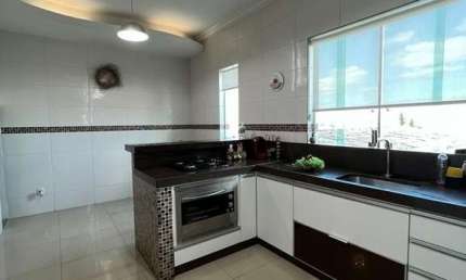 Casa com 3 quartos à venda no Centro, Contagem , 100 m2 por R$ 1.200.000