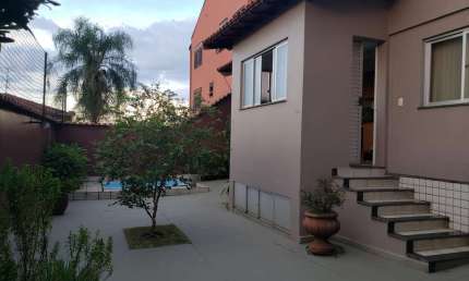Casa com 4 quartos à venda no Jardim Riacho das Pedras, Contagem , 225 m2 por R$ 1.600.000