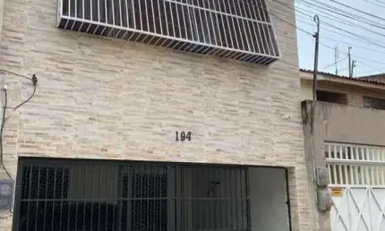 Casa para Venda em Fortaleza, Cajazeiras, 2 dormitórios, 1 suíte, 2 banheiros, 2 vagas