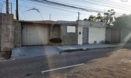 Casa para Venda em Fortaleza, São João do Tauape, 4 dormitórios, 1 suíte, 3 banheiros, 3 vagas