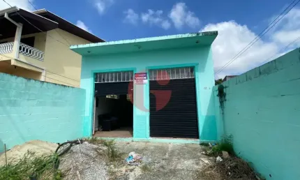Ponto comercial + 02 edículas para venda e locação - 143m² no bairro Parque Industrial