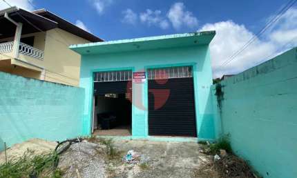 Ponto comercial + 02 edículas para venda e locação - 143m² no bairro Parque Industrial