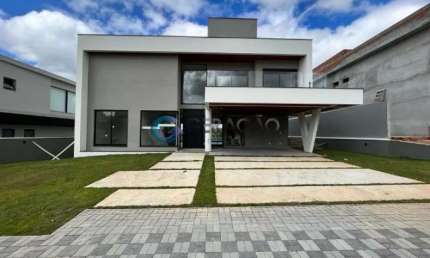 Casa sobrado com 484,00m² - Condomínio Reserva do Paratehy