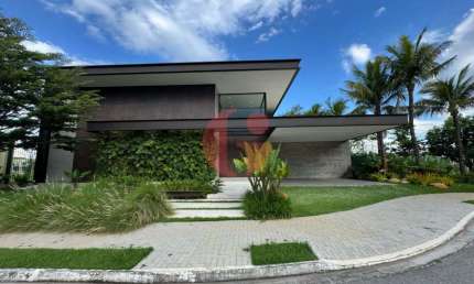 Casa em condomínio para venda com 03 suítes e 04 vagas de garagem - 644m² no bairro Urbanova