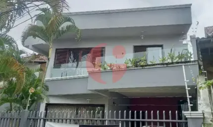 Casa para venda com 04 quartos e 04 vagas de garagem - 270m² no bairro jardim esplanada