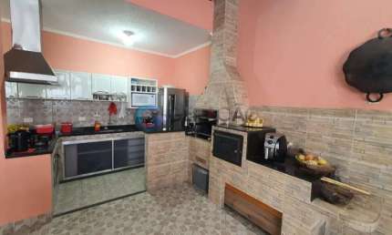 Casa para venda de 03 Dorm. e 01 Suíte - 235m² no Jardim Ismênia