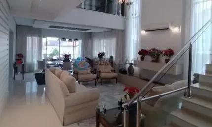Sobrado em Condomínio Fechado de 04 Dorm. e 04 Suítes - 532,00m² no Jardim das Colinas