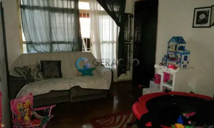 Casa com 5 quartos à venda na Rua Benedito Ivo, 0, 50, Vila Betânia, São José dos Campos