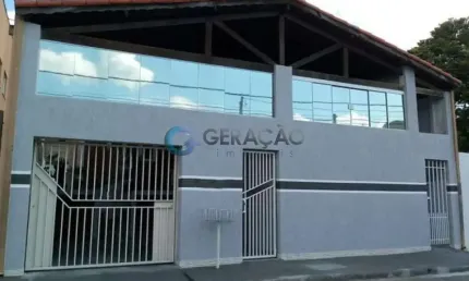 Casa com 02 Dorm. e 01 Suíte - 120,00m² no Jardim Motorama