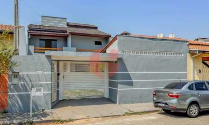 Casa com 3 quartos à venda na Rua Professora Celina Bernardes, 63, Residencial Estoril, Taubaté