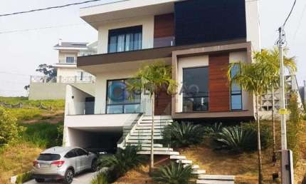 Casa/sobrado para venda com 4 quartos e 4 vagas de garagem com 420m² - Loteamento Verana
