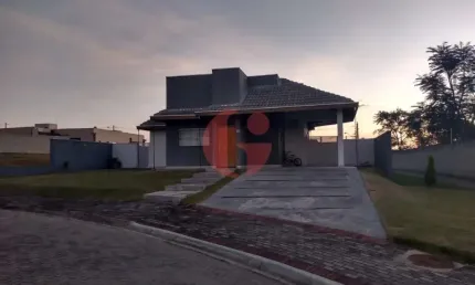 CASA TÉRREA COM 3 SUÍTES 3 VAGAS DE GARAGEM - CONDOMÍNIO RESIDENCIAL ECOPARK BOURBON -  CAÇAPAVA SP