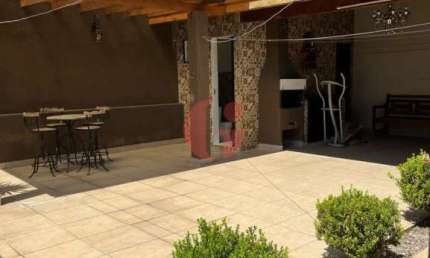 Casa térrea para venda 110m² - 03 Dorm. (01 Suíte) e 2 vagas de garagens  na Vila Tesouro!