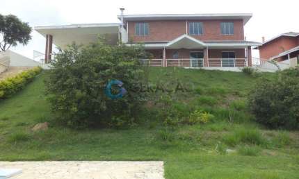 Sobrado para venda com 4 quartos e 2 vagas de garagem - 500m² em Jacareí