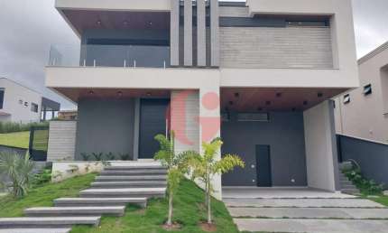 Casa a venda no Alphaville II com 4 quartos e 4 vagas de garagem com 440m²