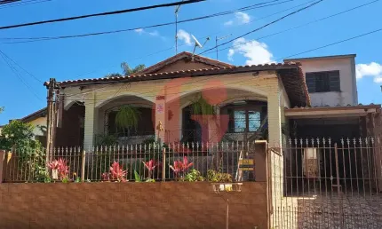 Casa térrea com edícula e garagem para venda - 261m² no Jardim Satélite