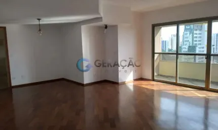 Andar alto, apartamento com 4 dormitórios sendo 1 suite, 2 vagas de garagem.