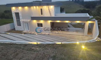 Casa em condomínio fechado para venda de 04 Dorms. e 03 suítes - 330m² - Condomínio Vale dos Lagos | Jacareí