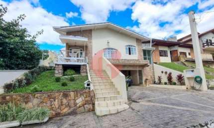 Casa em Condomínio Fechado de 04 Dorm. e 02 Suítes - 300m2 de terreno no Urbanova
