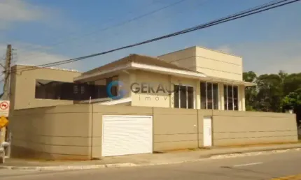 Sobrado para venda de 03 dormitórios e 01 suíte no bosque dos eucaliptos