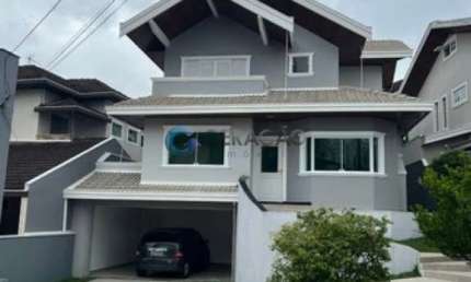 Sobrado em condomínio para venda, com 03 Dorm. e 01 suíte no Altos da Serra IV - Urbanova.