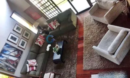 Sobrado Alto Padrão de 05 Dorm. - 300,00m² - Jardim das Colinas