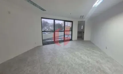 Sala comercial em condomínio para locação com 74m² no centro | sjc