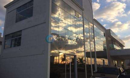 Prédio comercial para venda e locação de 315m² no Urbanova V