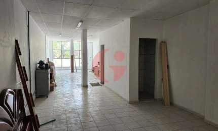 Sala comercial para venda e locação com 72,30m² no Centro | SJC