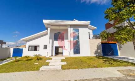 Sobrado para venda com 4 quartos e 4 vagas de garagem - 337m² no bairro Urbanova