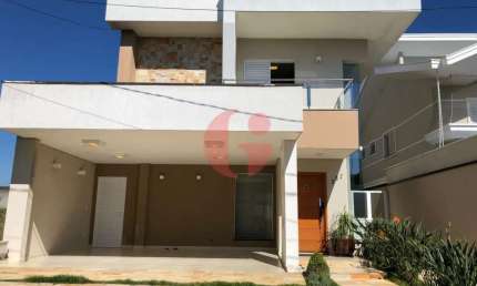 Casa assobradada para venda com 4 quartos e 2 vagas de garagem - Com 271m² no Urbanova