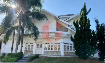 Casa para venda com 4 quartos e 3 vagas de garagem com 445m² - Esplanada do Sol