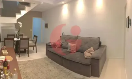 Casa em condomínio para venda com 02 suítes, sacada e garagem - 80m² no Residencial de Ville.