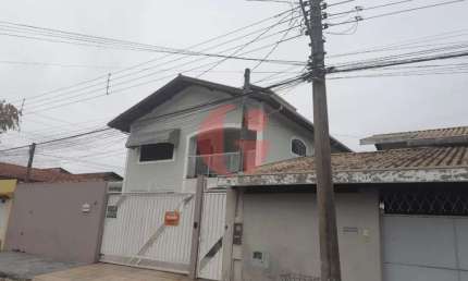 Sobrado para venda com 4 dormitórios sendo 1 suíte - 220m² no bairro Campos Elíseos | Taubaté-SP