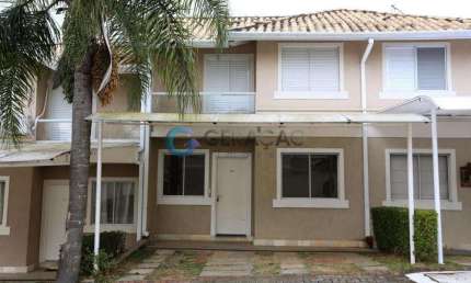 Sobrado em condomínio para venda com 3 quartos sendo 1 suíte - 92m² no bairro Urbanova