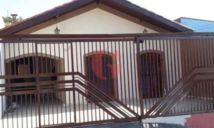 Casa térrea para venda com 2 quartos e 4 vagas de garagem - 80m² no bairro Jardim Ismênia