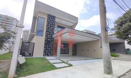 Sobrado em condomínio fechado para venda com 03 quartos e 02 vagas de garagem - 252m² no bairro Urbanova