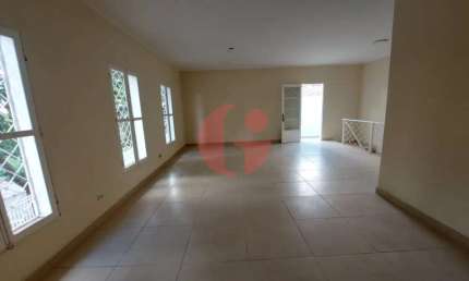 Casa para locação com 03 quartos (01 Suíte) e 04 vagas de garagem - 197m² no bairro Jardim das Industrias