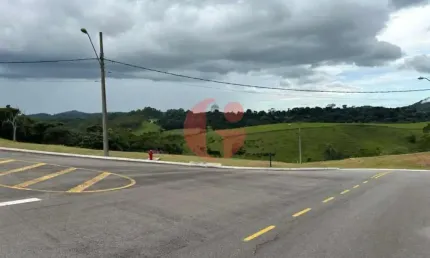 Terreno em Paraibuna SP com 1.200m², projeto aprovado e obra iniciada