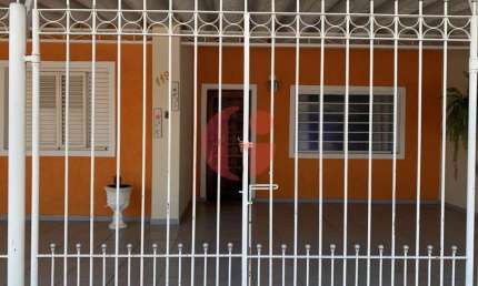 Casa à venda com 03 dormitórios e 01 banheiro- Jardim Paulista