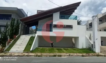 Casa para locação e venda com 3 quartos e 8 vagas de garagem com 450m² - Jaguary